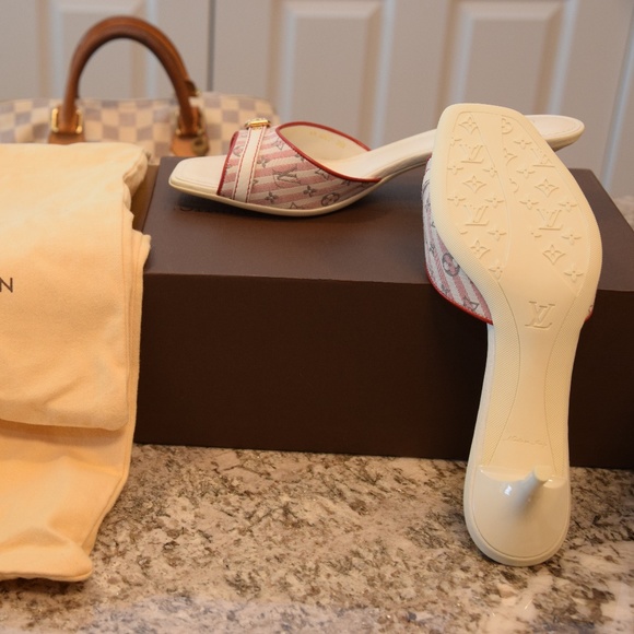 Louis Vuitton Monogram Kitten heel - Picture 3 of 4